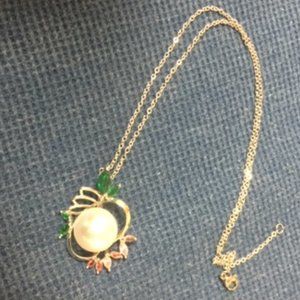 Pretty little floral necklace